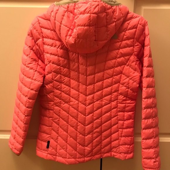 NWOT North Face Girls Thermoball Jacket Hooded L - Picture 3 of 4